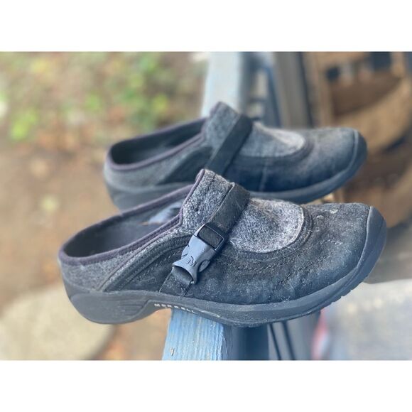 Merrell Women’s Ortholite Black and Grey Buckle Slip On Shoes Sz 8 US - Picture 9 of 9